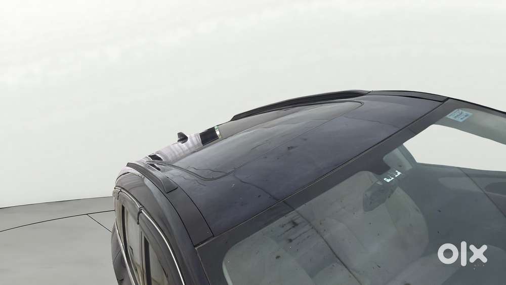 Mahindra Xuv700 2.0 Ax 5 Petrol At Str, 2022, Petrol