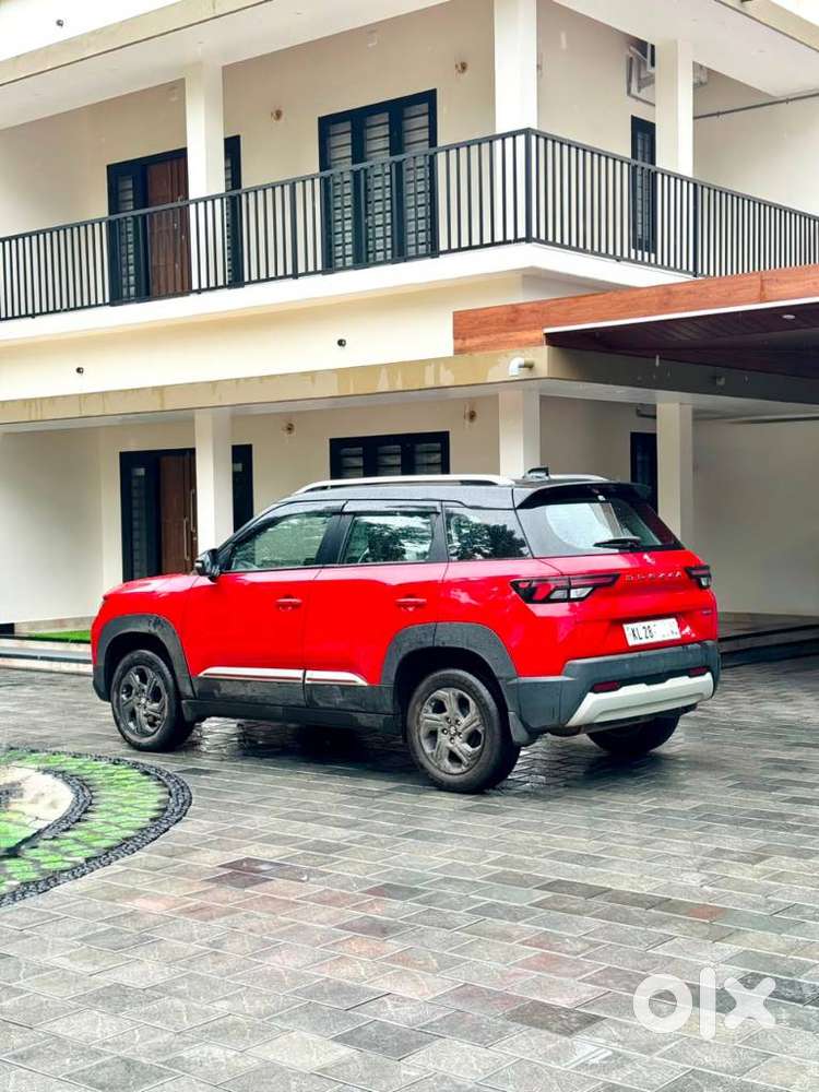 Maruti Suzuki Brezza 1.5 Zxi Plus Smart Hybrid Dual Tone, 2024, Petr..