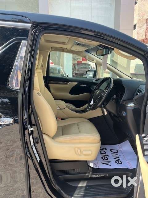 Toyota Vellfire Vip – Executive Lounge, 2023, Petrol