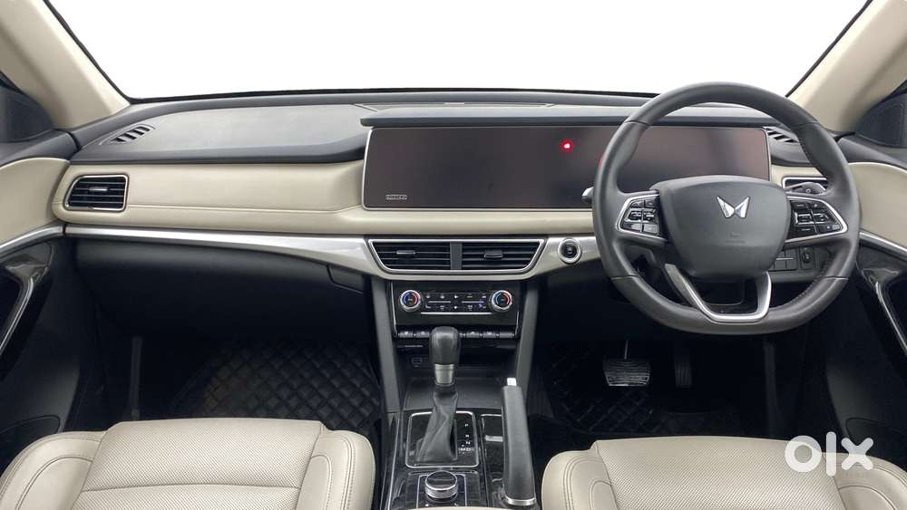 Mahindra Xuv700 2.0 Ax 7 Petrol At Str, 2021, Petrol