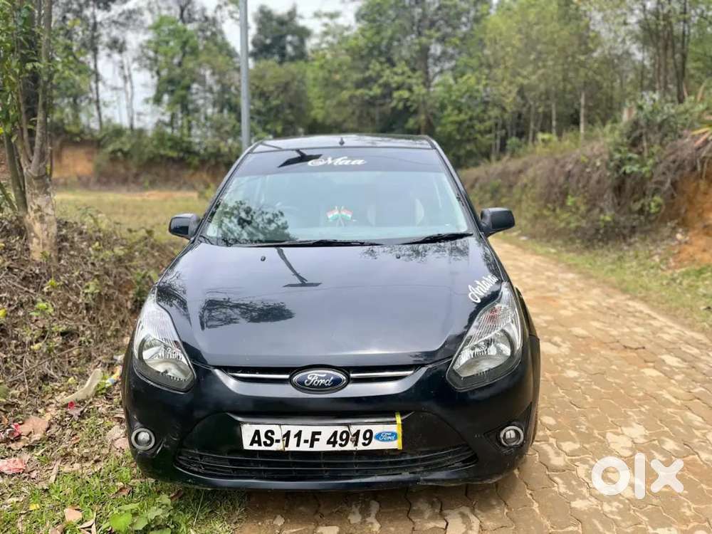 Ford Figo Petrol Zxi 2013