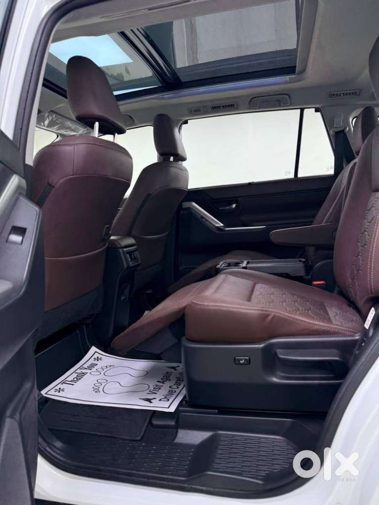 Toyota Innova Hycross 2.0 Zx Hybrid 7 Str, 2025, Petrol