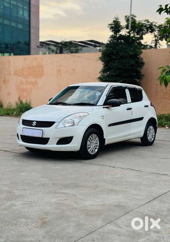 Maruti Suzuki Swift Lxi Optional-o, 2013, Cng & Hybrids
