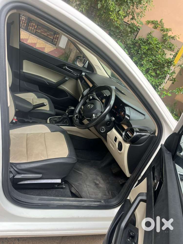 Skoda Slavia 1.5 Tsi Style At, 2022, Petrol