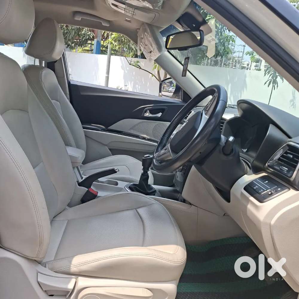 Mahindra Xuv300 2019 Petrol 74000 Km Driven