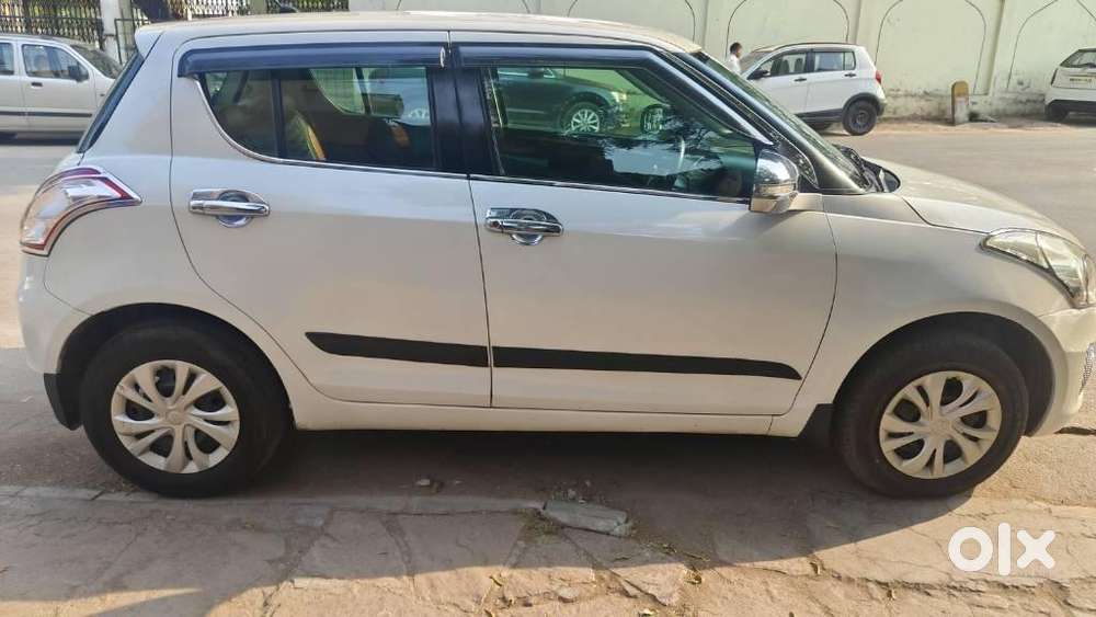Maruti Suzuki Swift Vxi Optional, 2017, Petrol