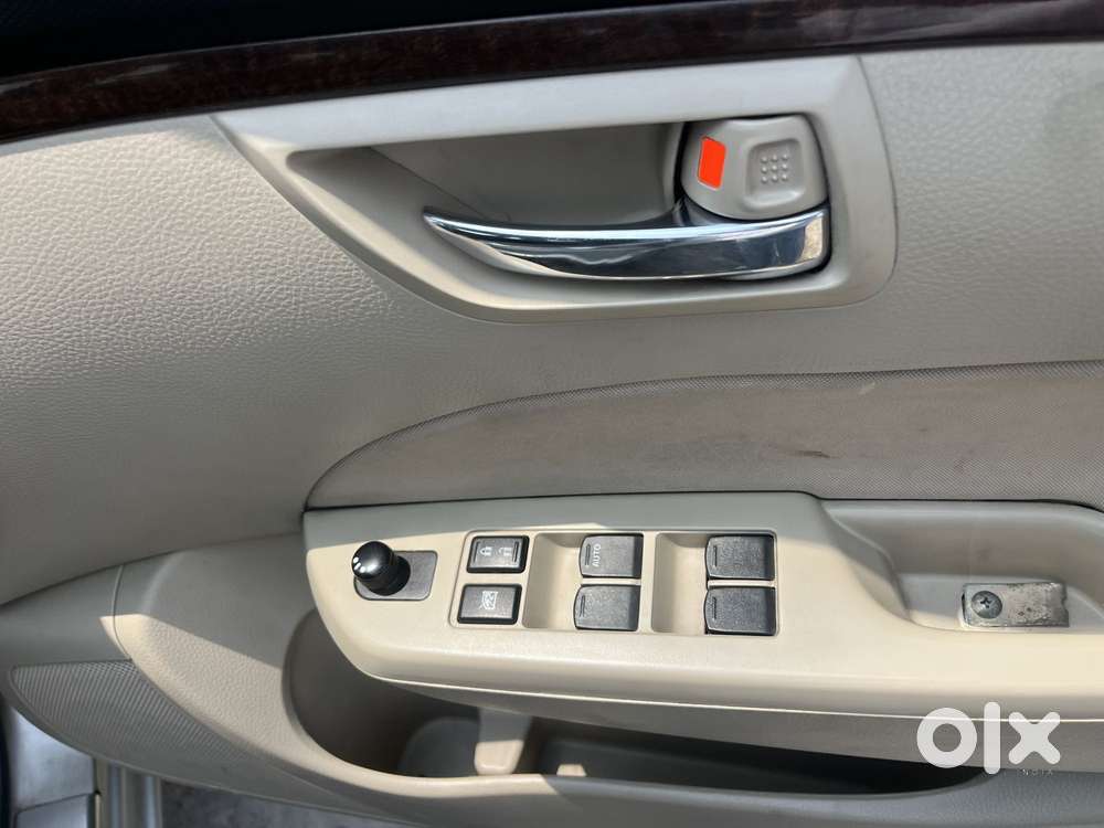 Maruti Suzuki Swift Dzire 1.2 Vxi Bsiv, 2012, Petrol