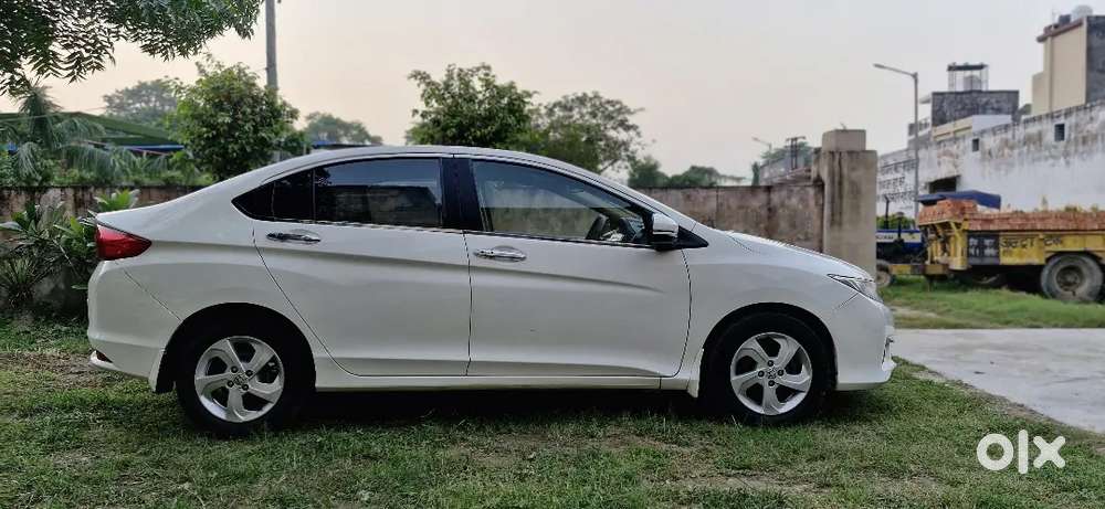Honda City Vx (o) Sunroof Automatic Top End Model