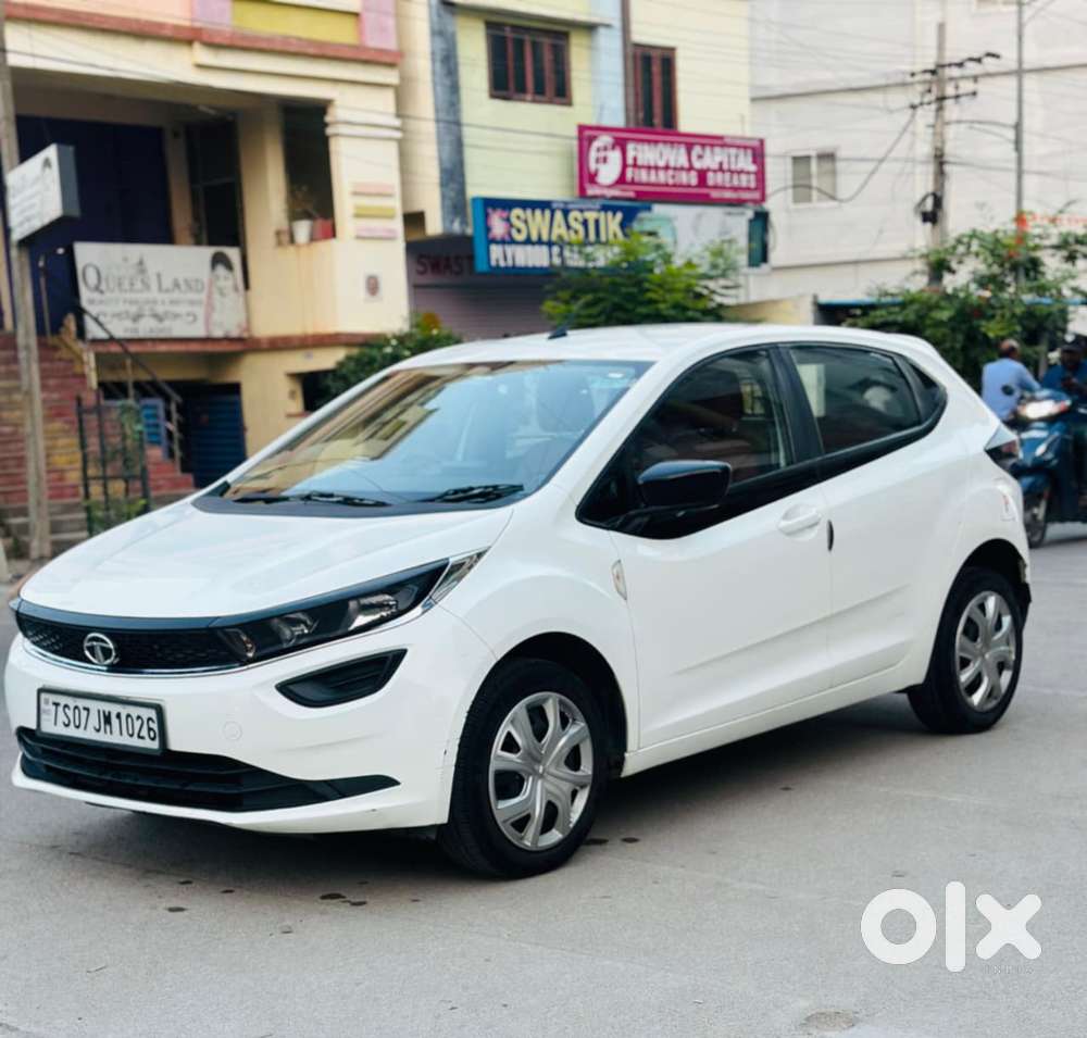 Tata Altroz 1.2 Xm Plus, 2022, Petrol