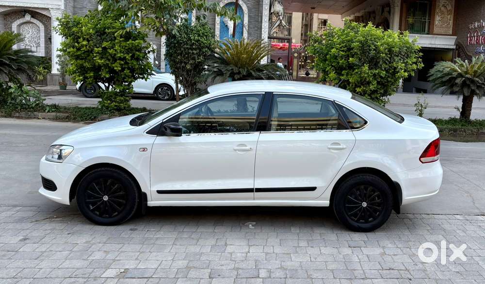 Volkswagen Vento 2010-2013 Petrol Trendline, 2011, Petrol