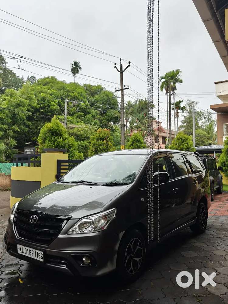 Toyota Innova 2012 Diesel 85000 Km Driven