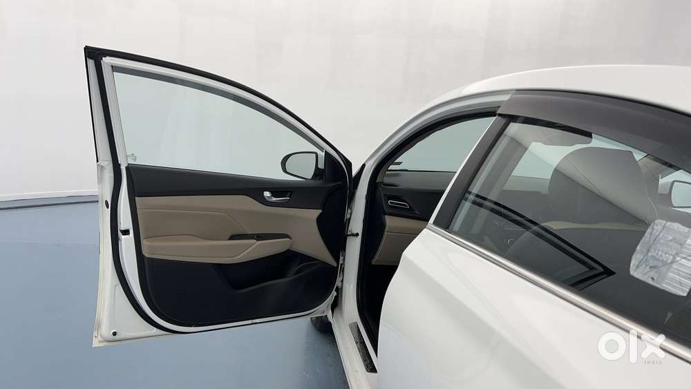 Hyundai Verna 1.5 Sx (o) Vtvt Ivt, 2022, Petrol