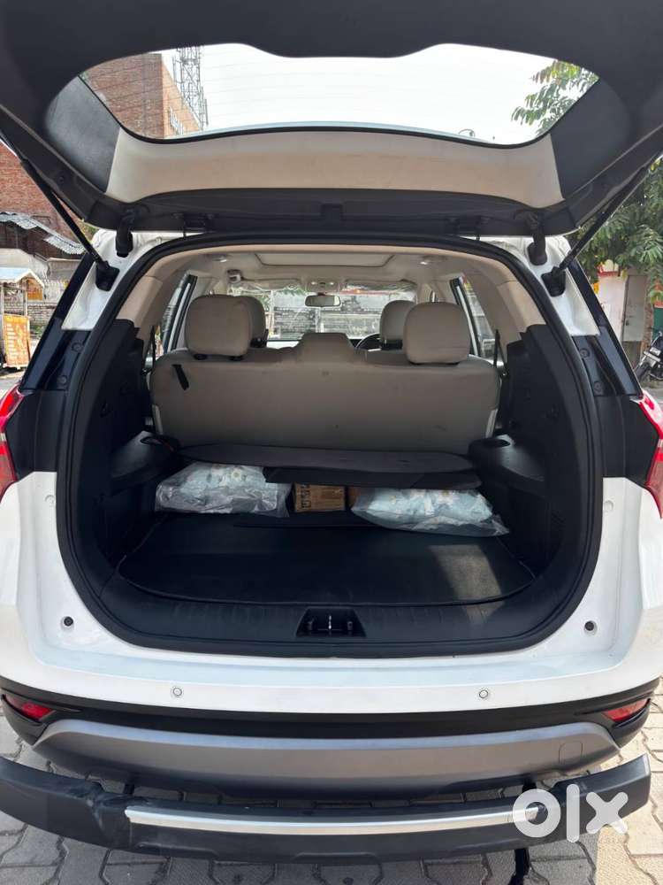 Mahindra Xuv700 Ax5 2023