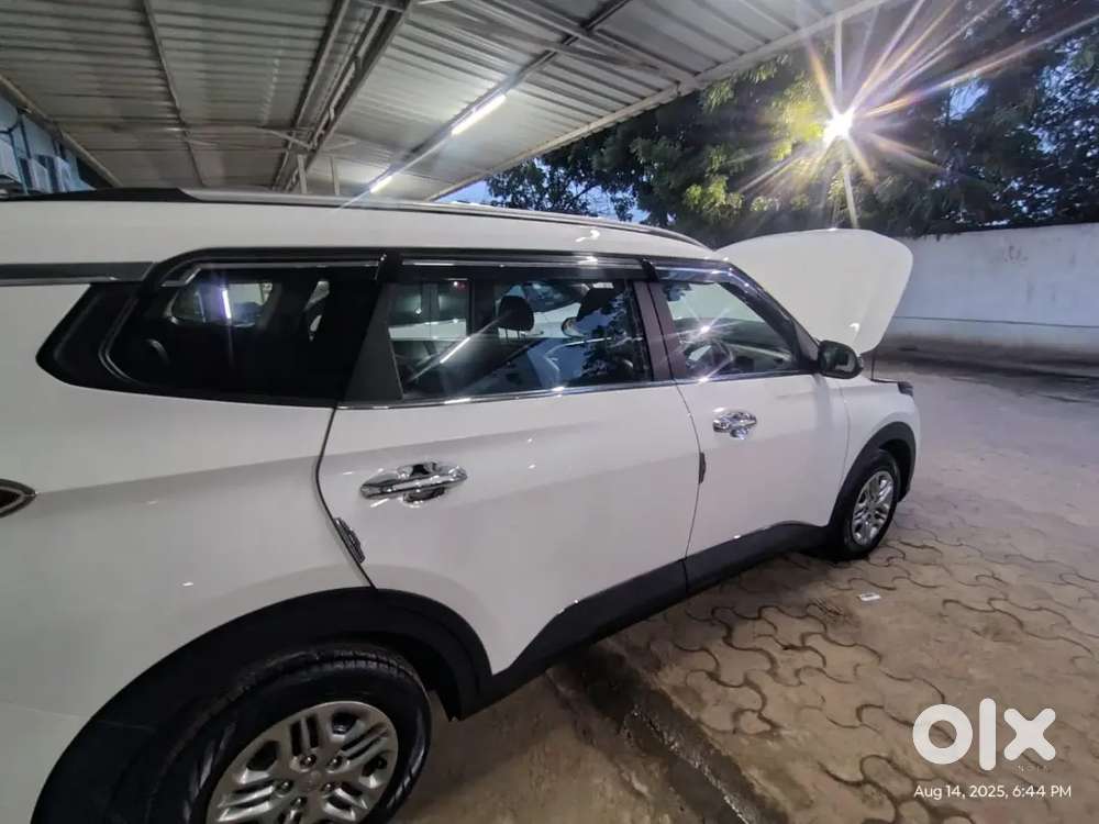 Kia Carens 2023 Petrol 30000 Km Driven