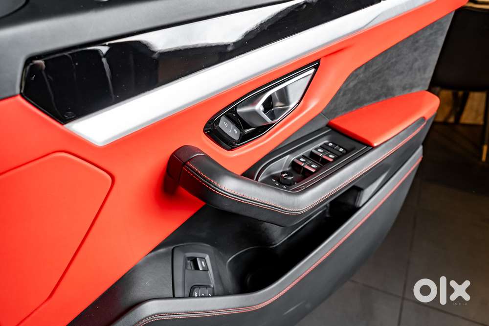 Lamborghini Urus V8, 2021, Petrol