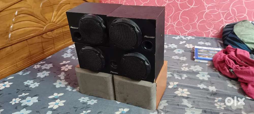 Pioneer and Sony 5.0speakers 8homs 120watts