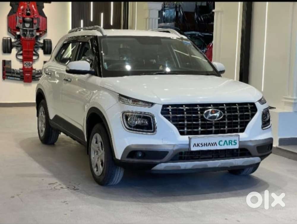 Hyundai Venue 1.2 S Plus, 2022, Petrol