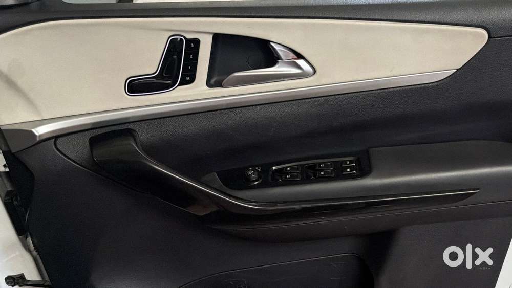 Mahindra Xuv700 2.2 Ax 7 Diesel At Luxury Pack Str, 2022, Diesel