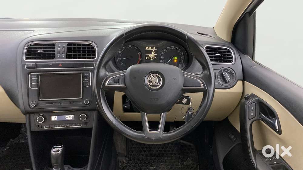 Skoda Rapid 1.6 Mpi At Style, 2017, Petrol