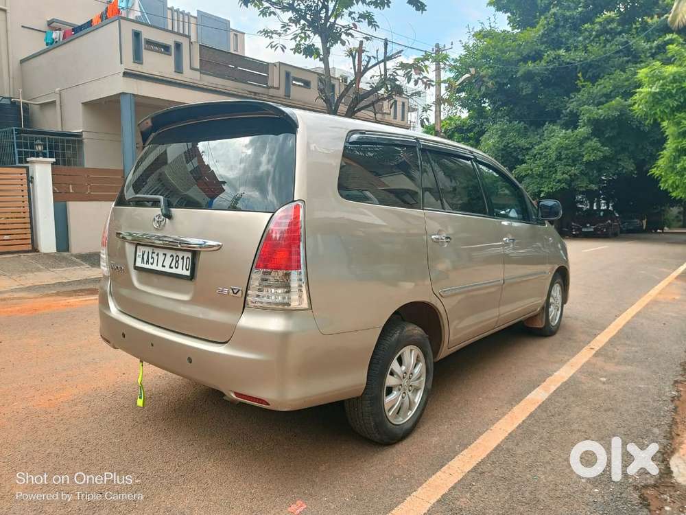 Toyota Innova 2004-2011 2.5 V Diesel 7-seater, 2009, Diesel