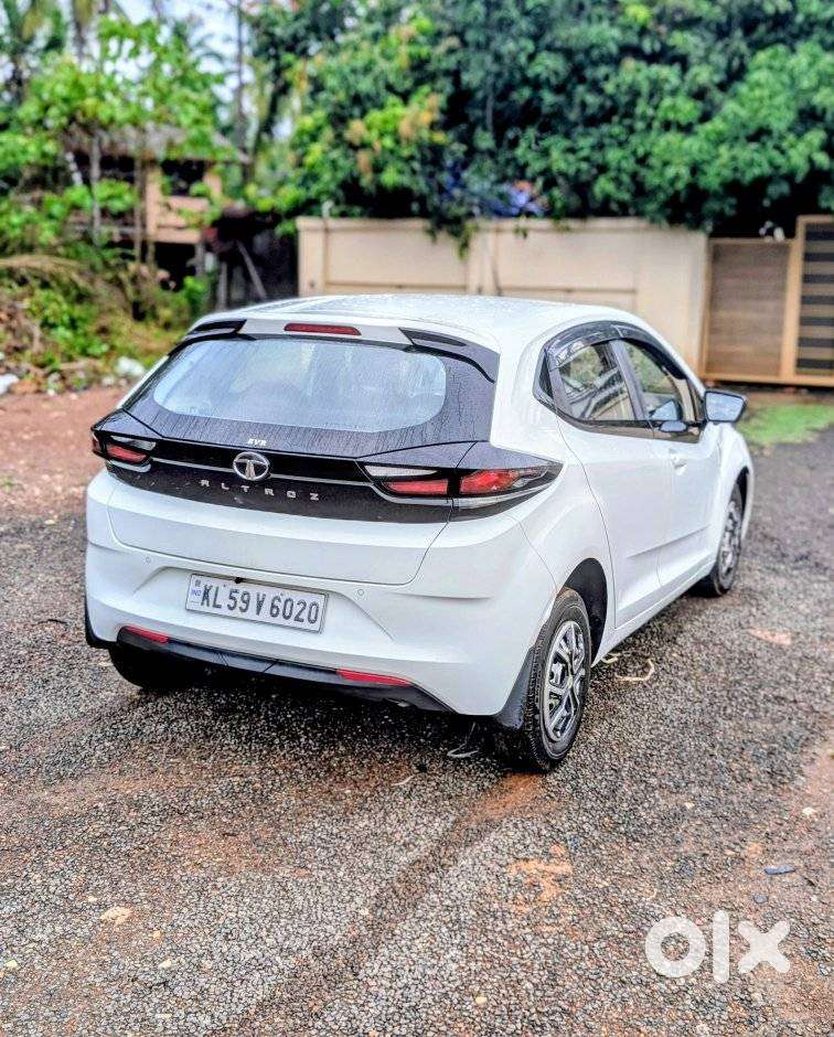 Tata Altroz 1.2 Xe, 2020, Petrol