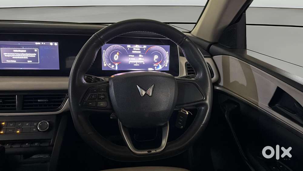 Mahindra Xuv700 2.0 Ax 5 Petrol At Str, 2022, Petrol