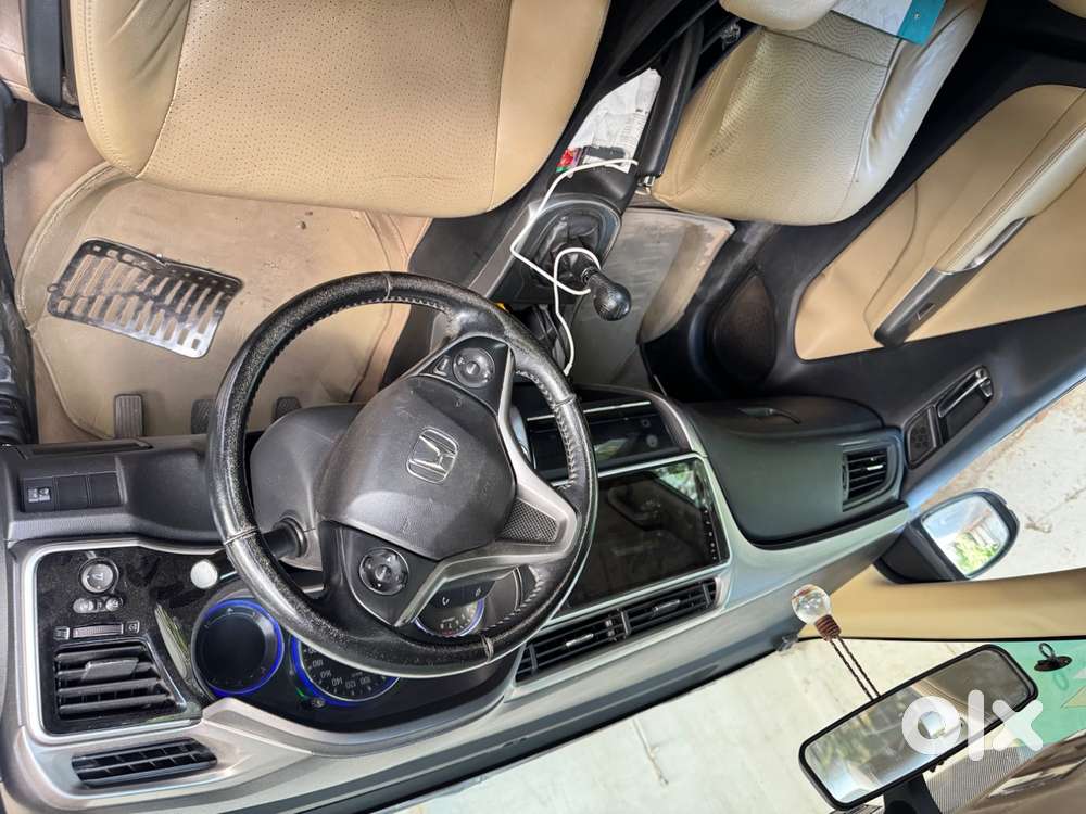 Honda City 1.5 V-mt Sunroof