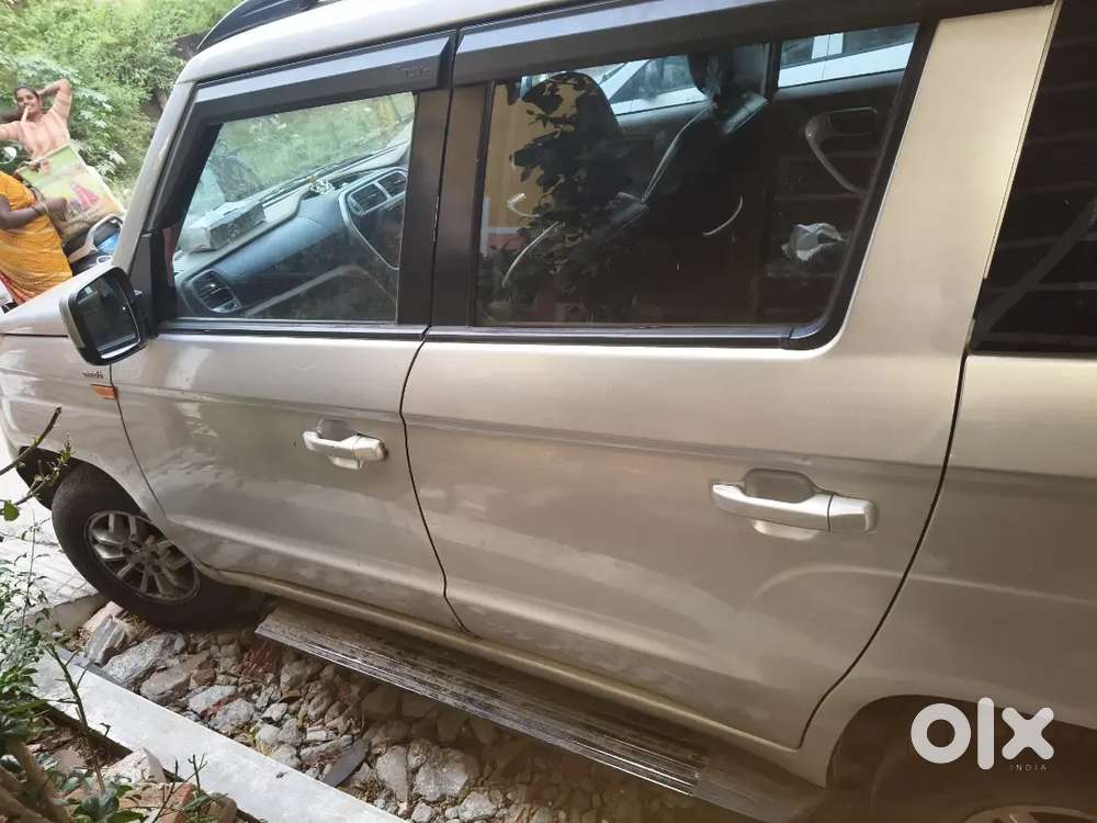 Mahindra Tuv 300 2016