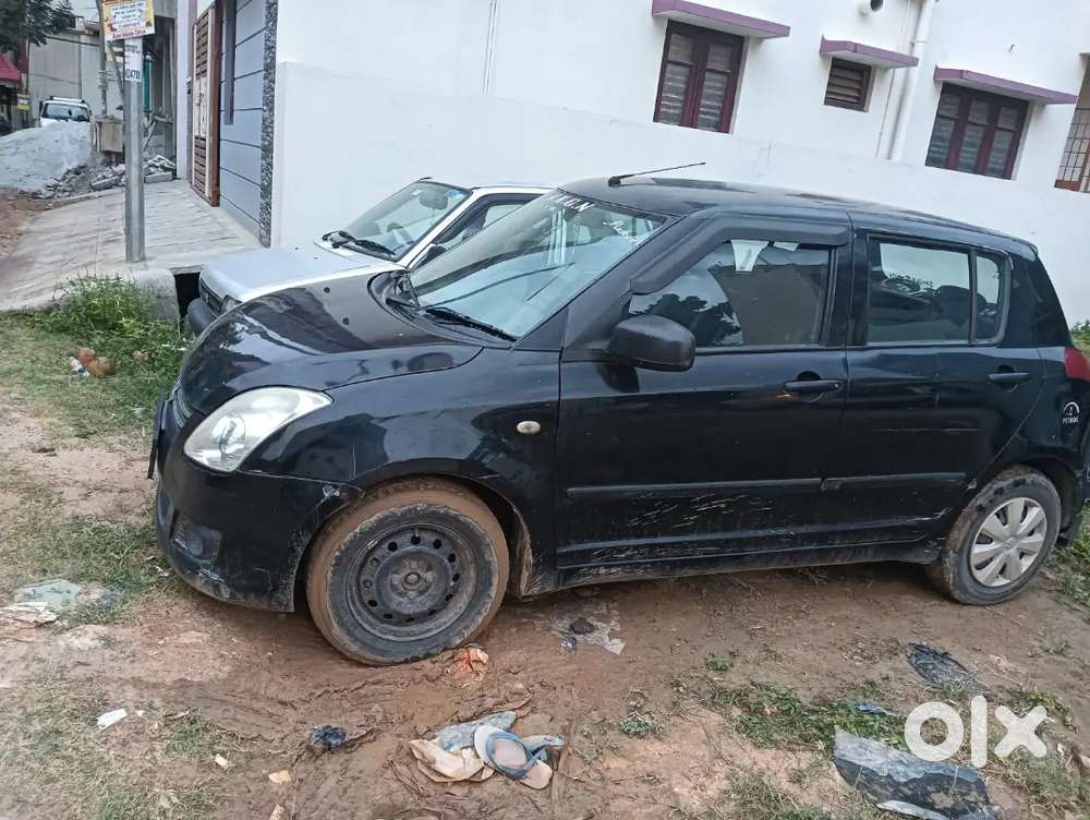 Car In Good Condition I Will Change The Glass It's In Good Condition