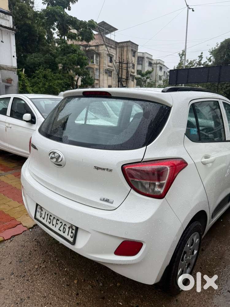 Hyundai Grand I10 2016 Petrol 70000 Km Driven