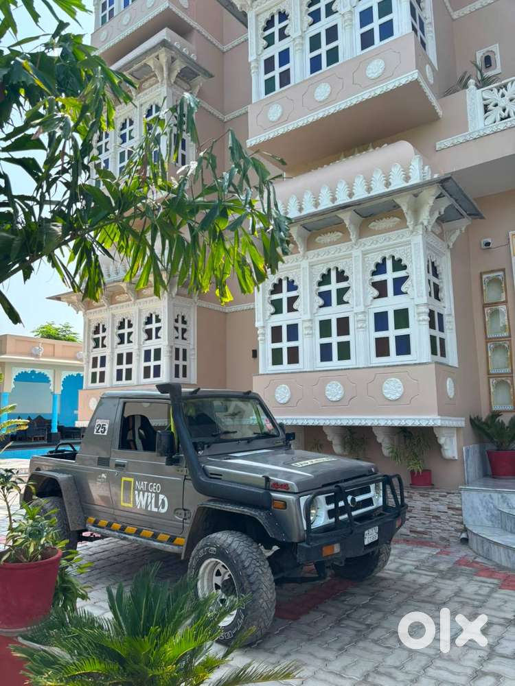 It Is A Rally Prepared Vehicle With Roll Cage And Hardtop .