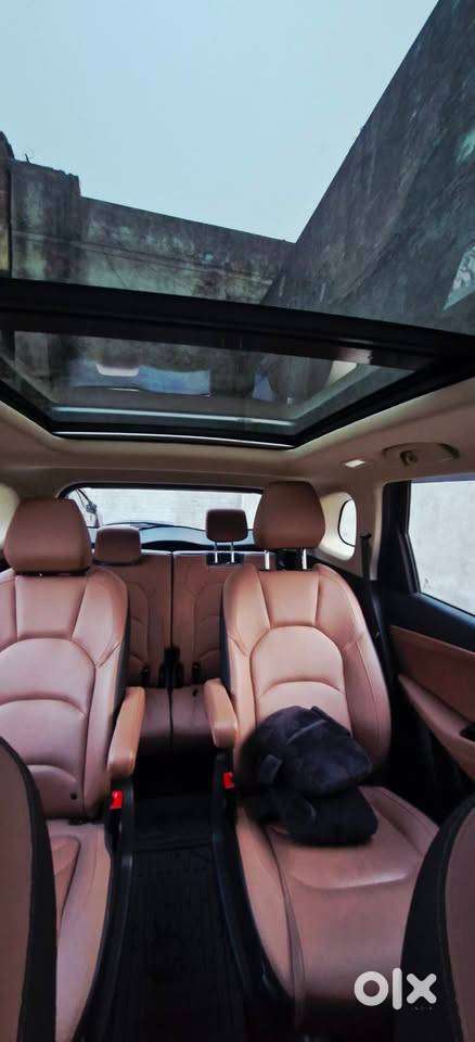 Mg Hector Plus 2024 Petrol Luxury Car For Family And Business Man