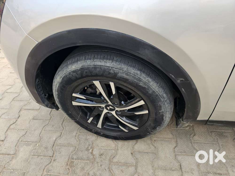Mahindra Xuv700 Mx Diesel Mt 5 Str (e), 2024, Diesel
