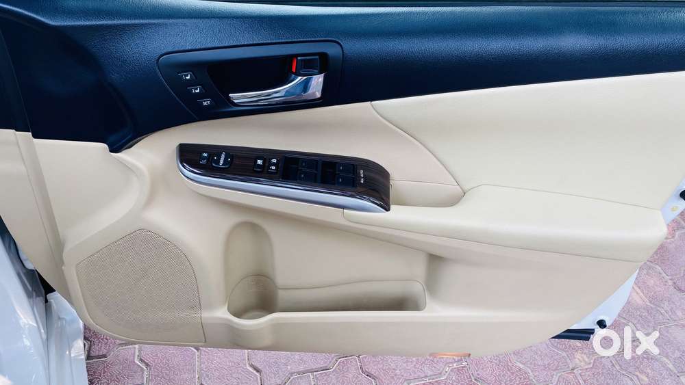 Toyota Camry Hybrid 2.5, 2017, Petrol