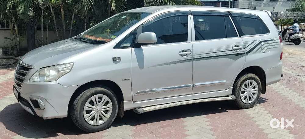Toyota Innova 2012