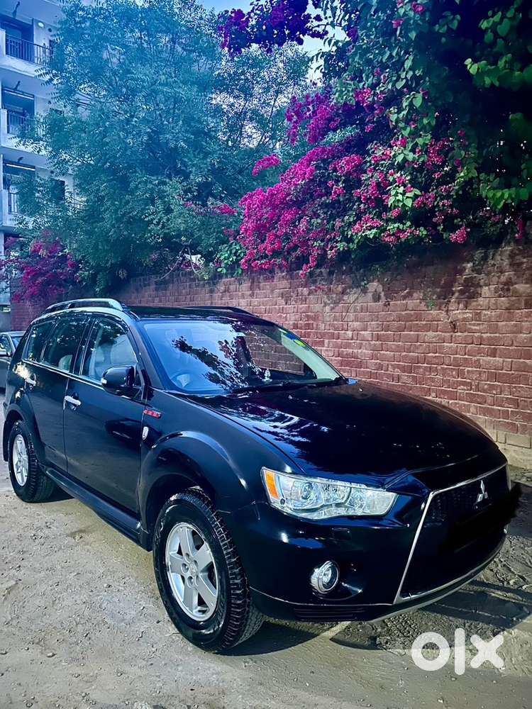 Mitsubishi Outlander Petrol 2012