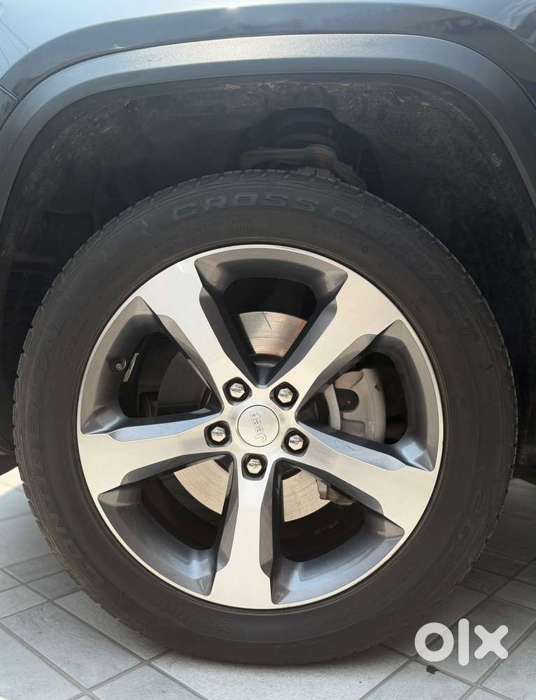 Jeep Grand Cherokee Limited (o) 4x4 At, 2022, Petrol