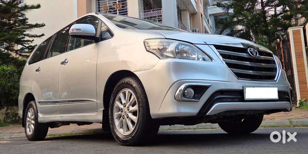 Toyota Innova 2.5 Vx 8 Seater Bs Iv, 2015, Diesel