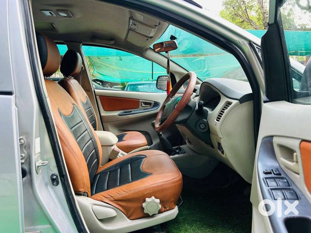 Toyota Innova 2.5 G (diesel) 8 Seater, 2012, Diesel