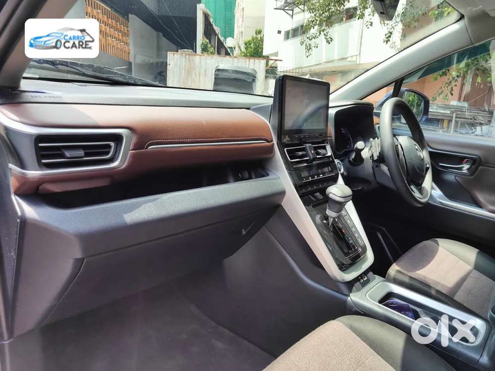 Toyota Innova Hycross 2.0 Vx Hybrid 8 Str, 2024, Petrol