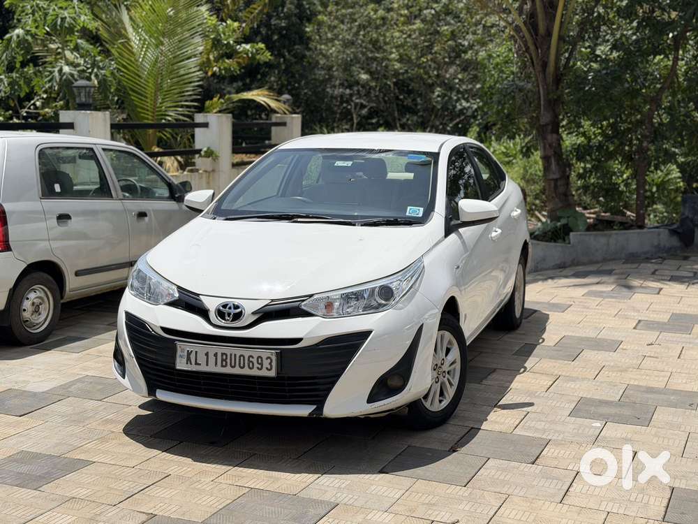 Toyota Yaris Ativ J Cvt, 2021, Petrol