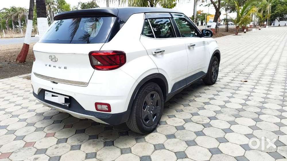 Hyundai Venue E 1.2 Petrol, 2019, Cng & Hybrids