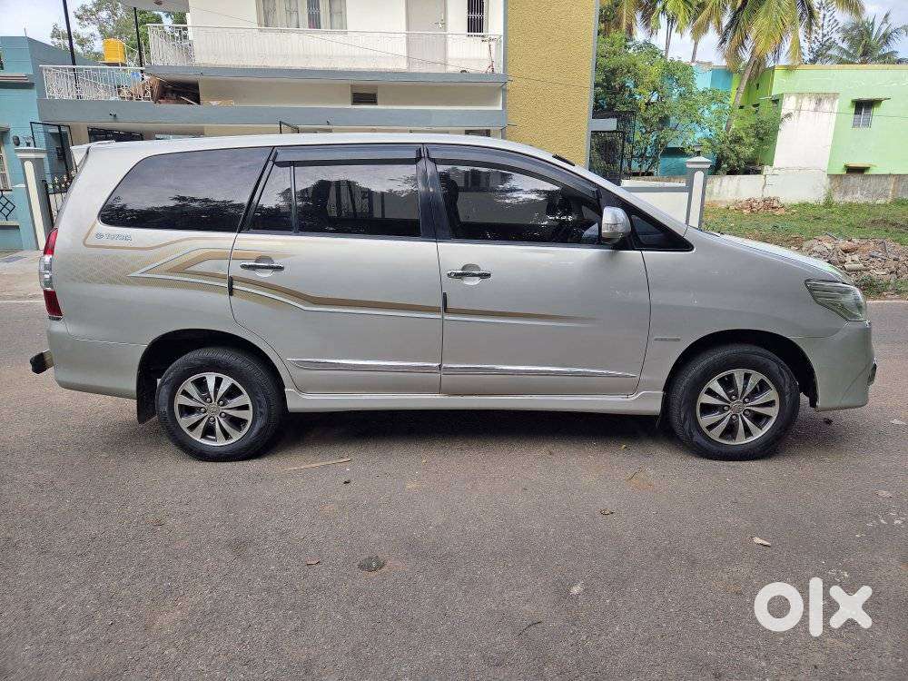 Toyota Innova 2.5 Vx 8 Seater Bs Iv, 2016, Diesel