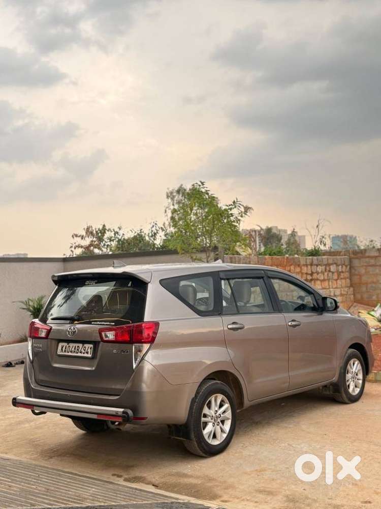Toyota Innova Crysta 2.4 G Mt 7 Str, 2017, Diesel
