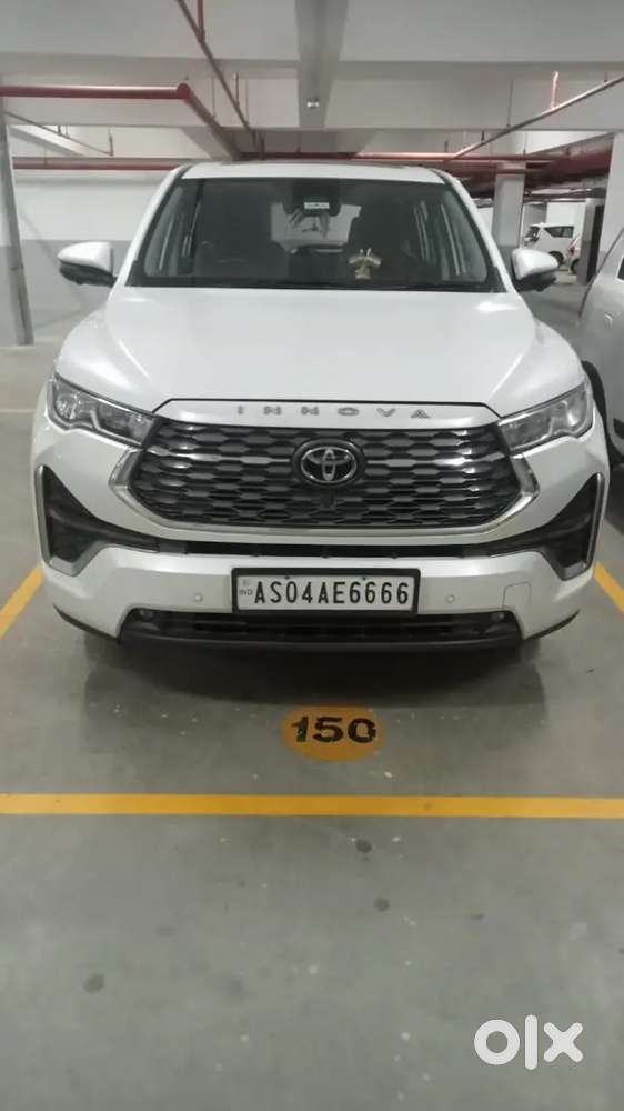 Toyota Innova Hycross 2023
