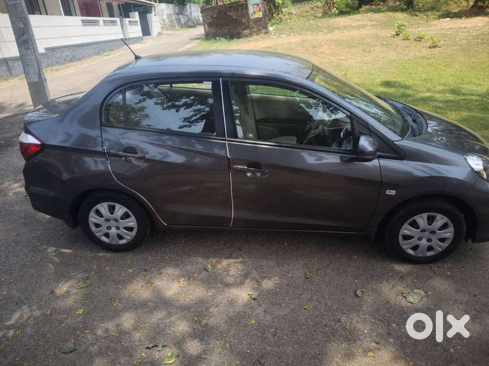 Honda Amaze Privilege Edition (2017)  36k Km  Full Honda Service His