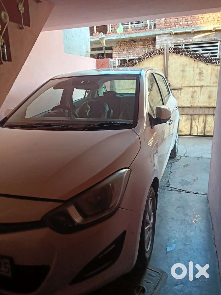 Hyundai I20 Diesel 2013 Puch Button Start Top Model