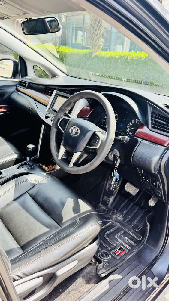 Toyota Innova Crysta [2016-2020] 2.4 Gx At 8 Str, 2017, Diesel