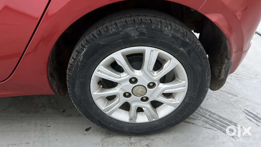 Tata Tiago Xza, 2017, Petrol