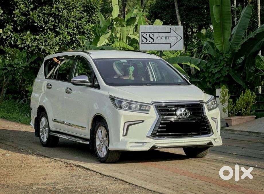 Toyota Innova Crysta 2.8 Zx At 7 Seater, 2016, Diesel